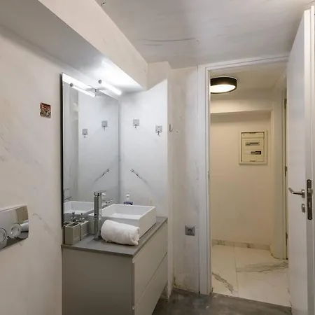 Zeus1 Front Appatment, 1br Sea View *